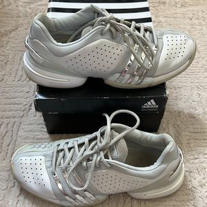 Adidas Barricade adilibria tennis court shoes, white grey silver, Size 9.5